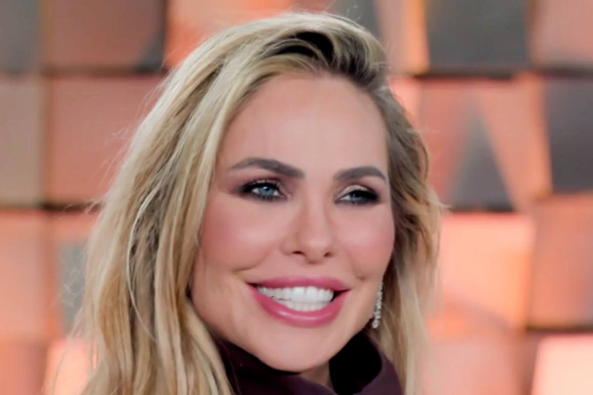 Ilary Blasi, dentro la sua villa all’Eur: dalla piscina ai campi da tennis, ecco la casa da sogno