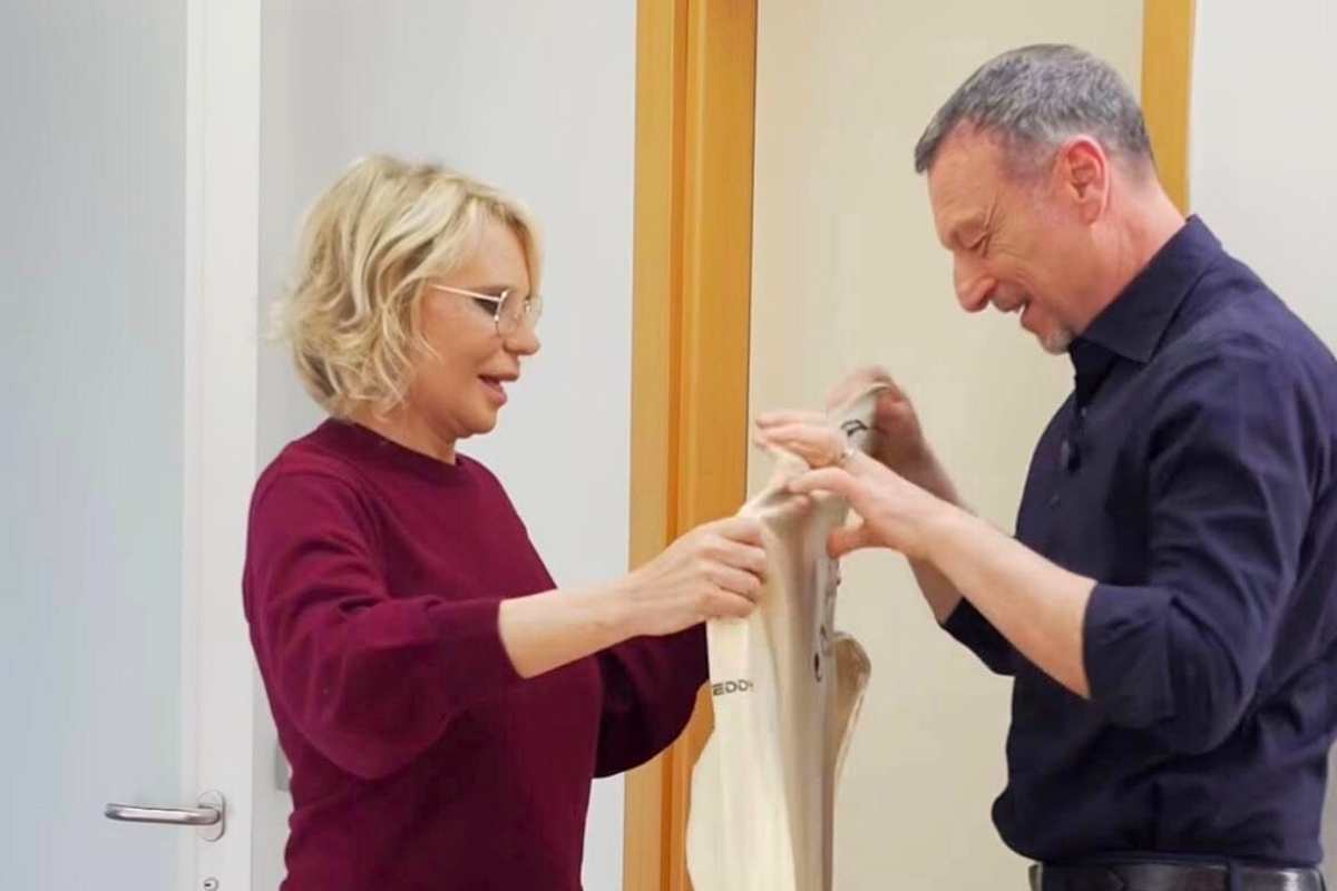 Il gesto di Maria De Filippi che riaccende i riflettori su Amadeus