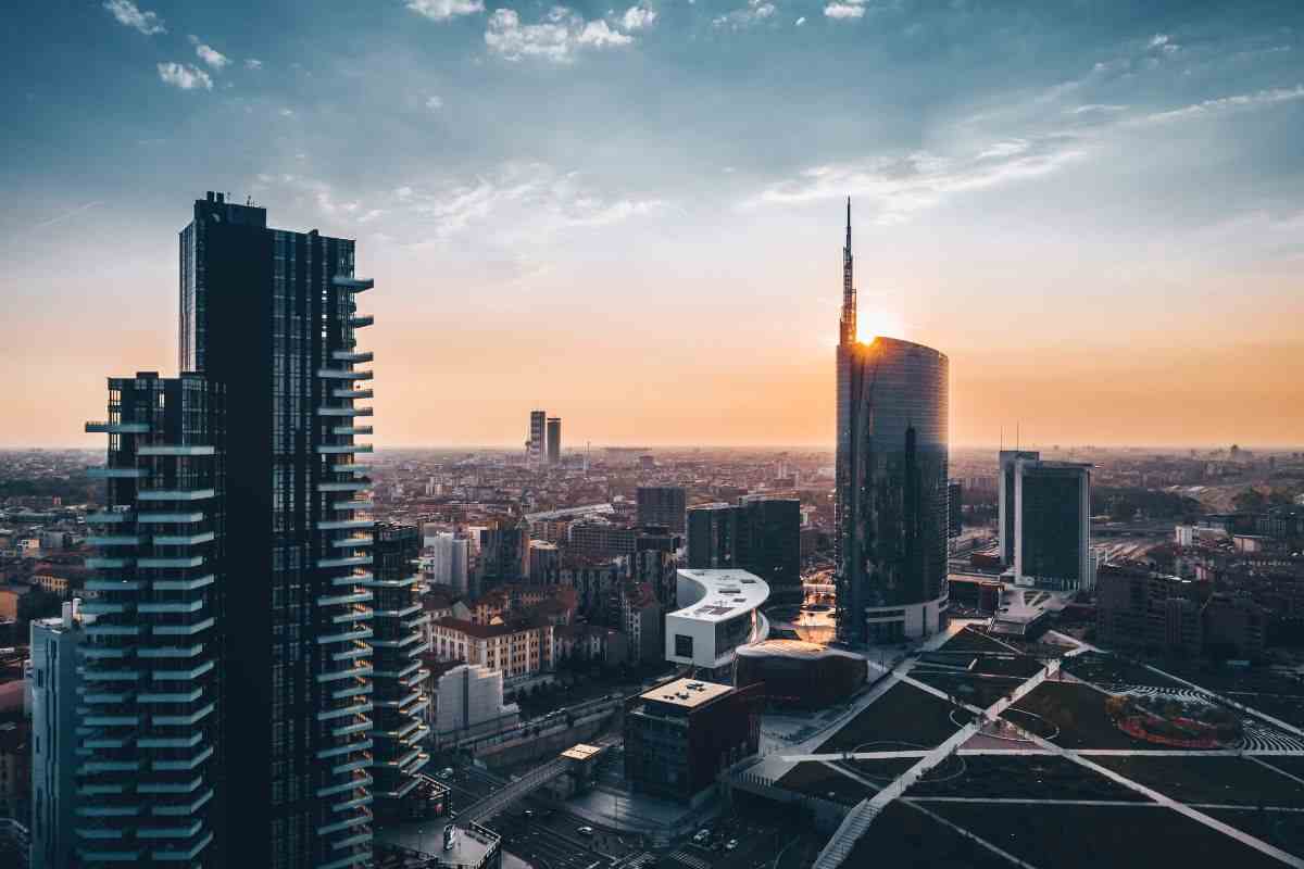 I milionari tornano in Italia: boom di acquisti immobiliari da Dubai a Milano